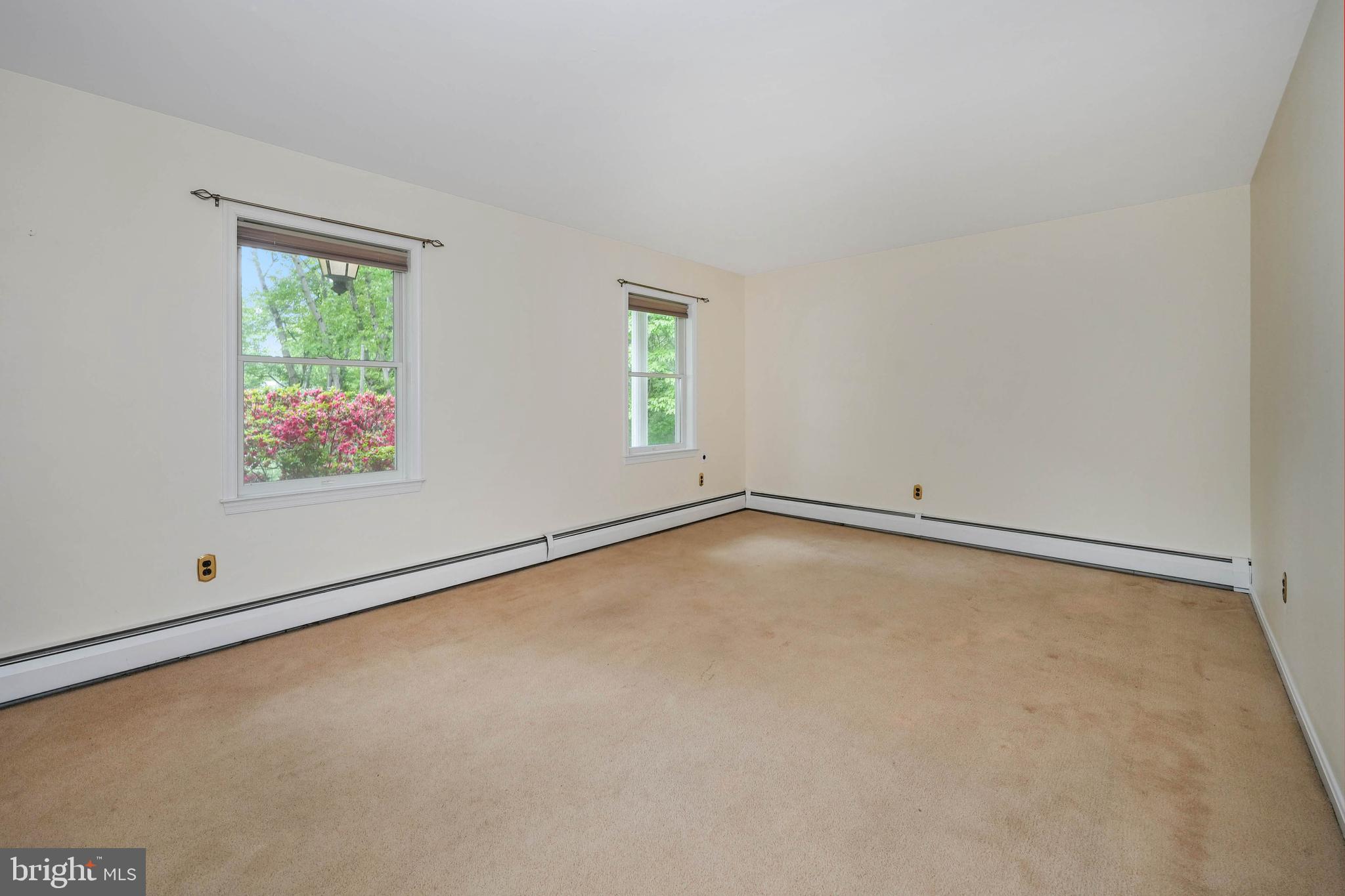 681 Brintons Bridge Road West Chester, PA 19382 - Photo 10 of 64 Living Room
