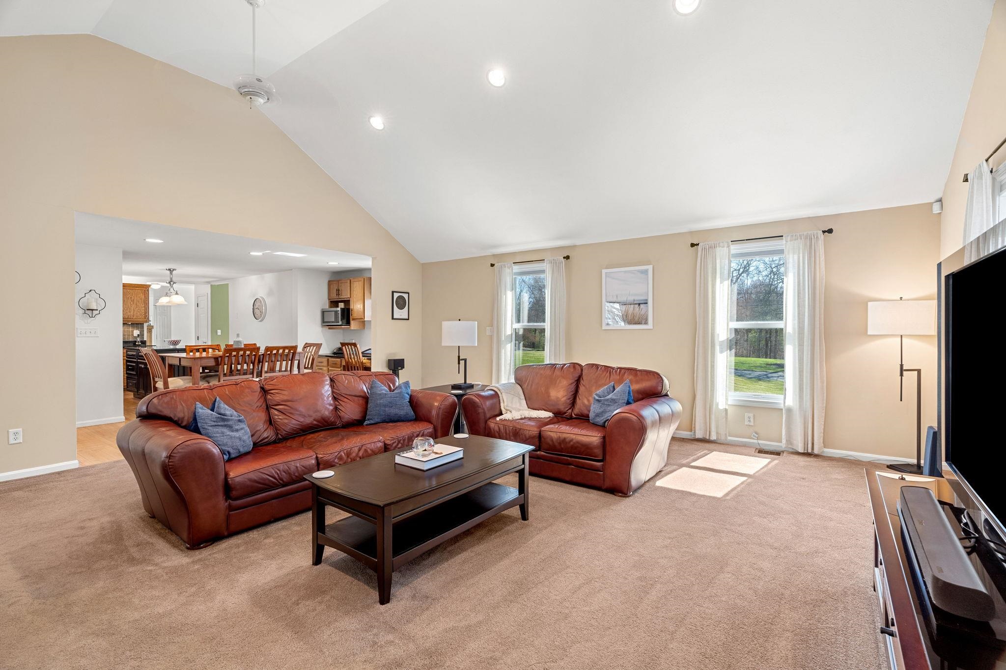 29 Greenwich Road Litchfield, NH 03052 - Photo 14 of 48