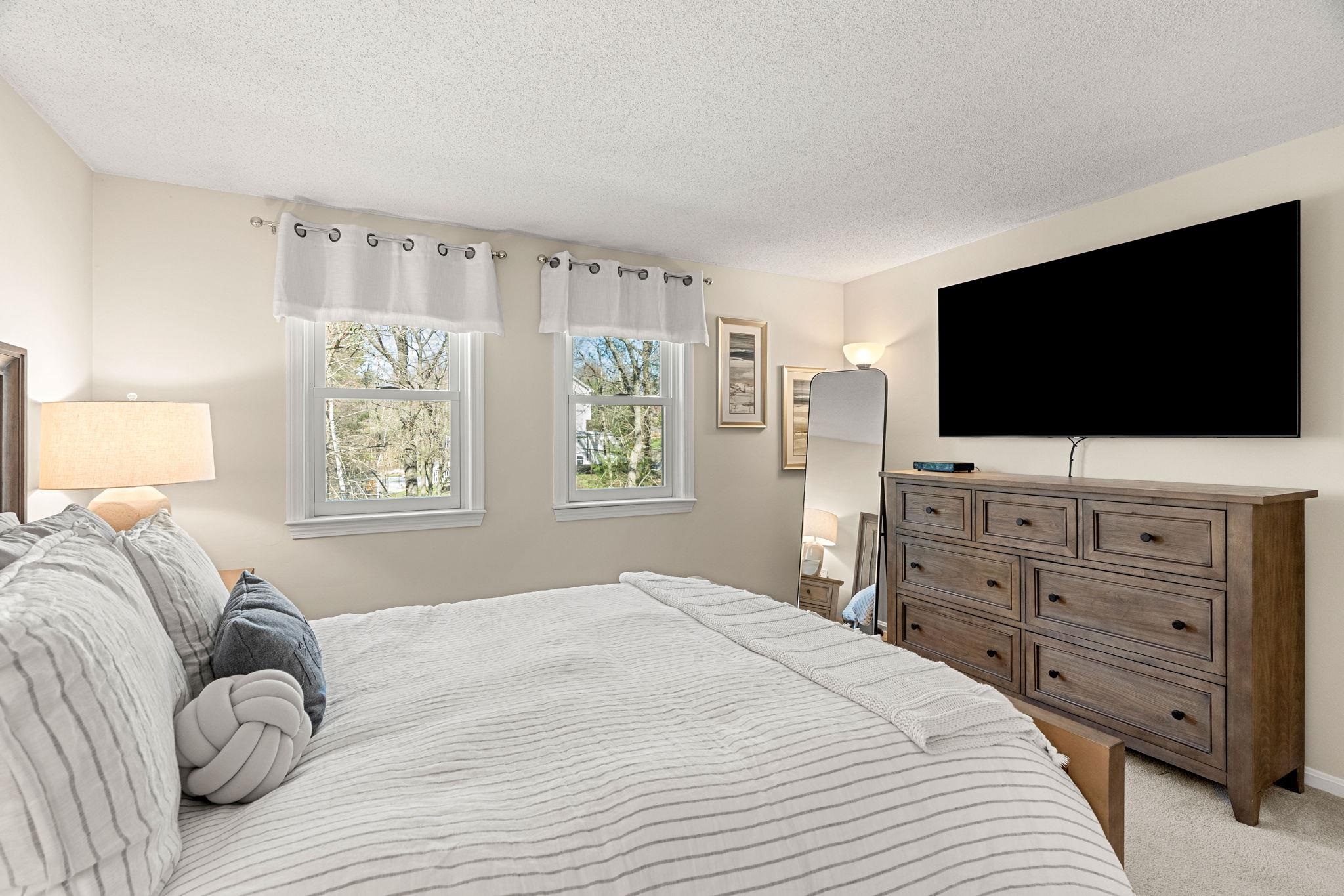 29 Greenwich Road Litchfield, NH 03052 - Photo 32 of 48