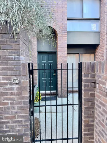 $715,000 | 100 North 22nd Street, Unit 106, Philadelphia, PA 19103