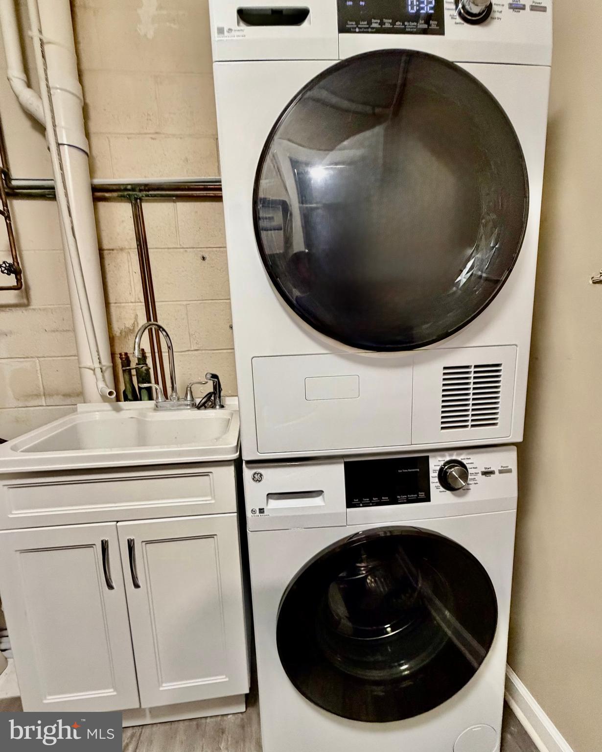 100 North 22nd Street, Unit 106 Philadelphia, PA 19103 - Photo 26 of 26 a close up view of washer and dryer