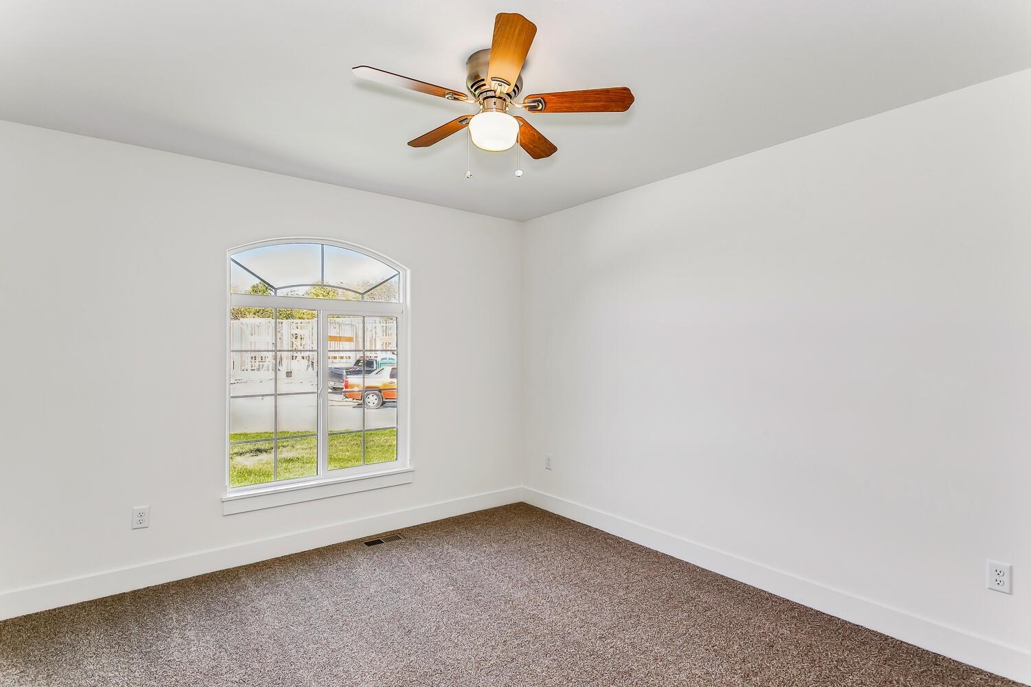 518 North Backwoods Court Valley Center, KS 67147 - Photo 17 of 35