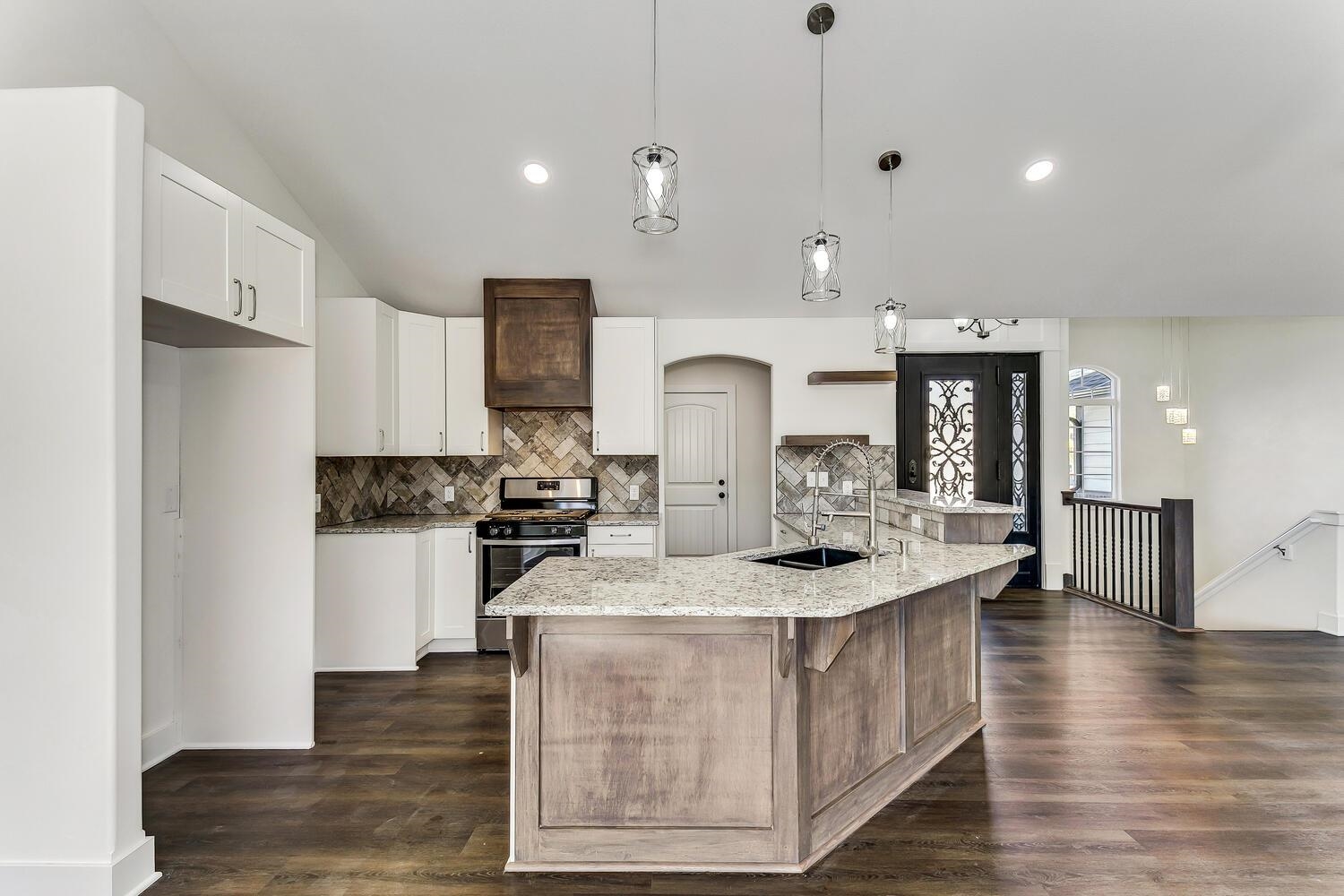 518 North Backwoods Court Valley Center, KS 67147 - Photo 4 of 35