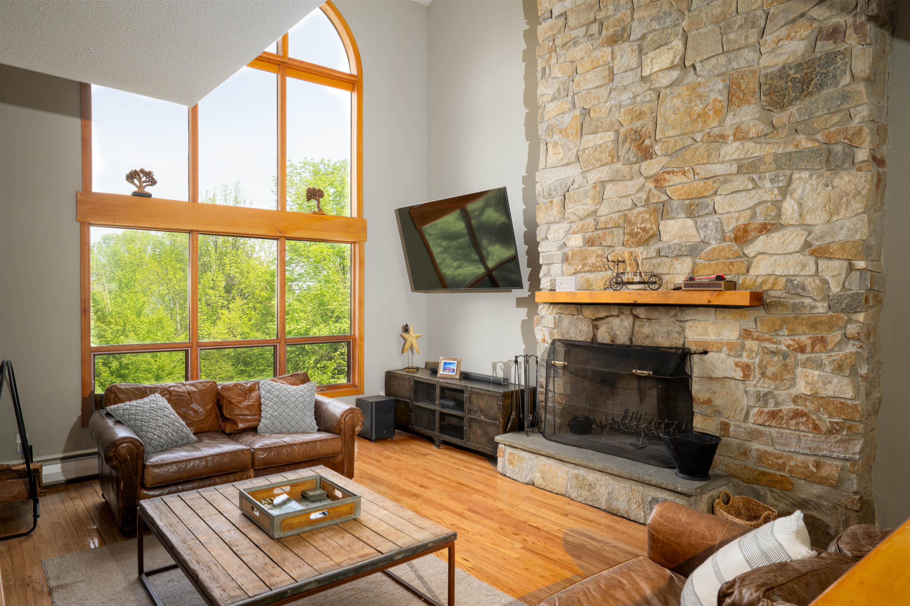 25 Benson Fuller Drive Winhall, VT 05340 - Photo 2 of 38