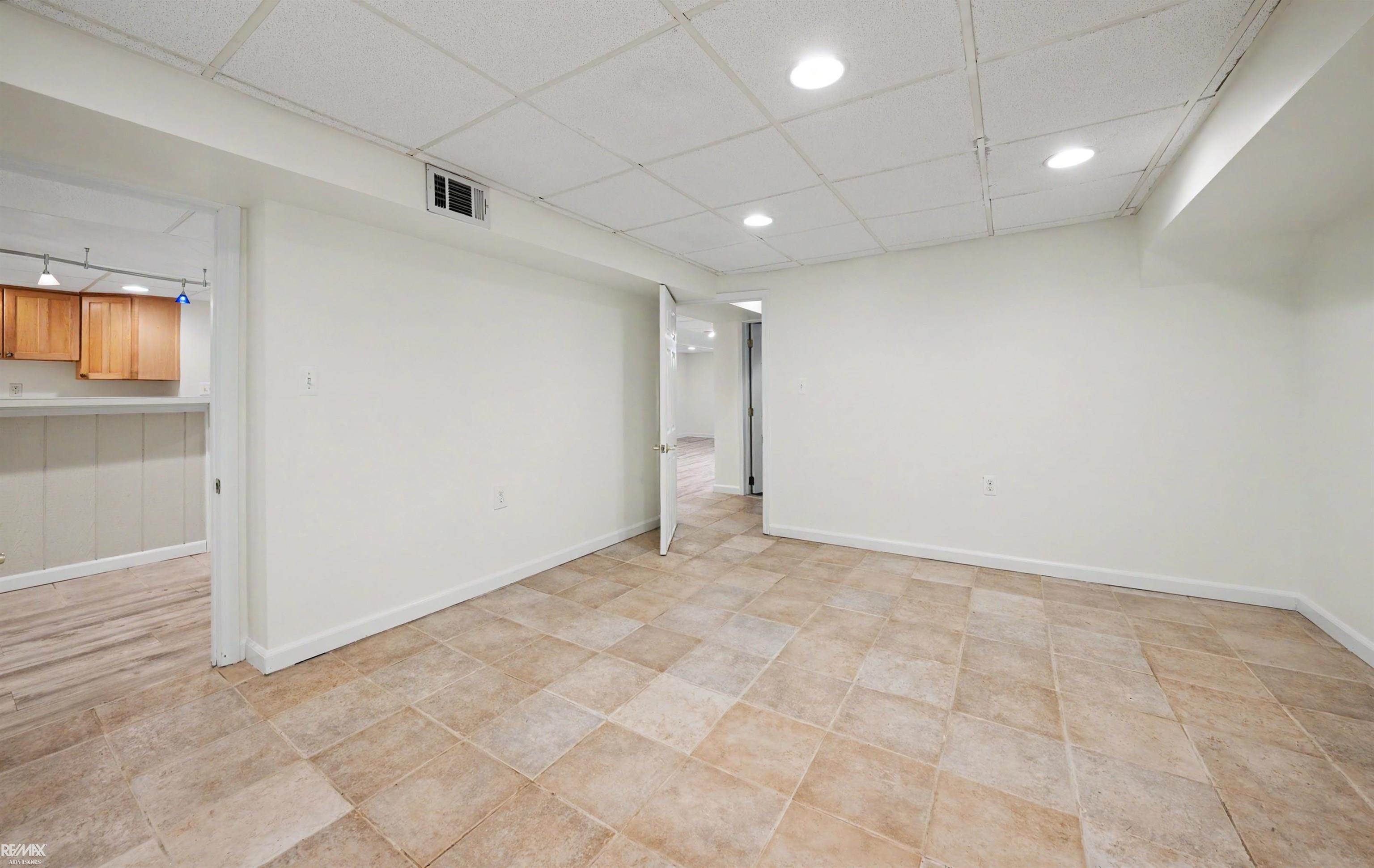 28900 South River Road Harrison Township, MI 48045 - Photo 41 of 81