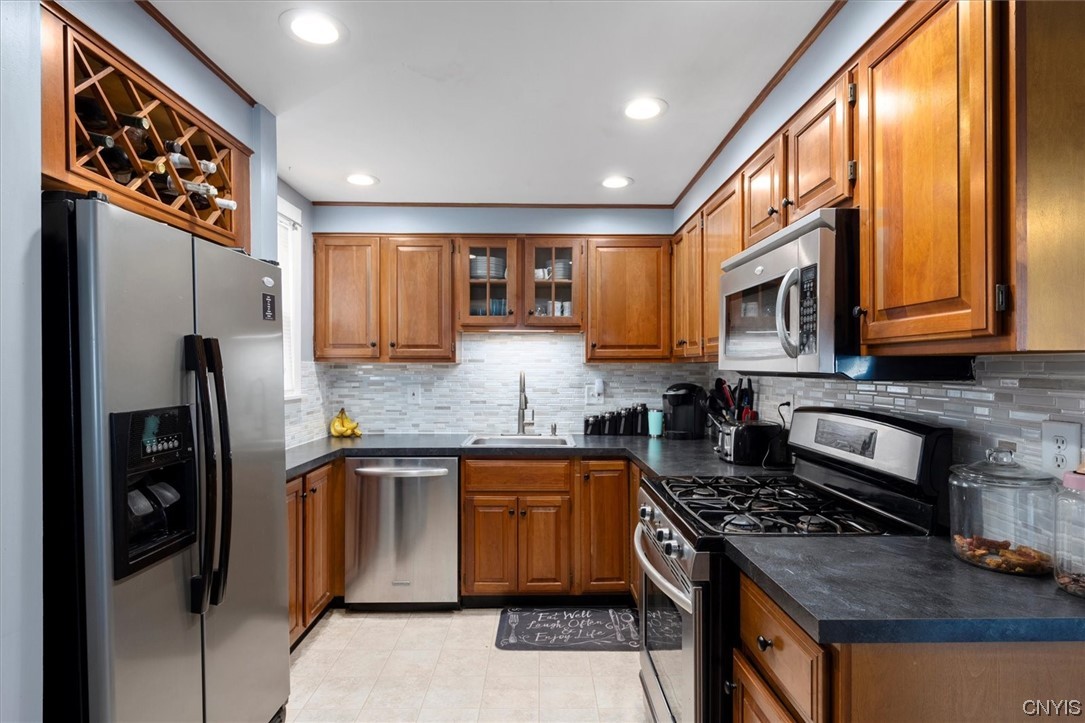 138 Riverview Parkway North Rome, NY 13440 - Photo 11 of 39