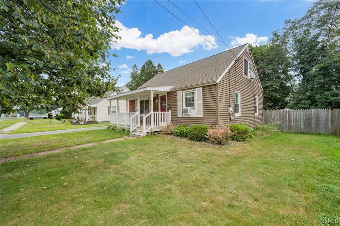 138 Riverview Parkway North Rome, NY 13440 - Photo 2 of 39