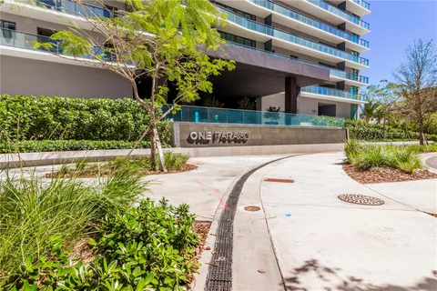 $865,000 | 3131 Northeast 7th Avenue, Unit 2202, Miami, FL 33137