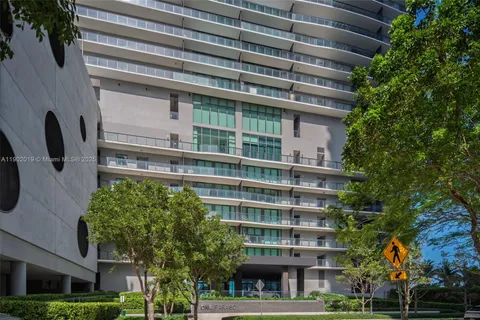 $865,000 | 3131 Northeast 7th Avenue, Unit 2202, Miami, FL 33137