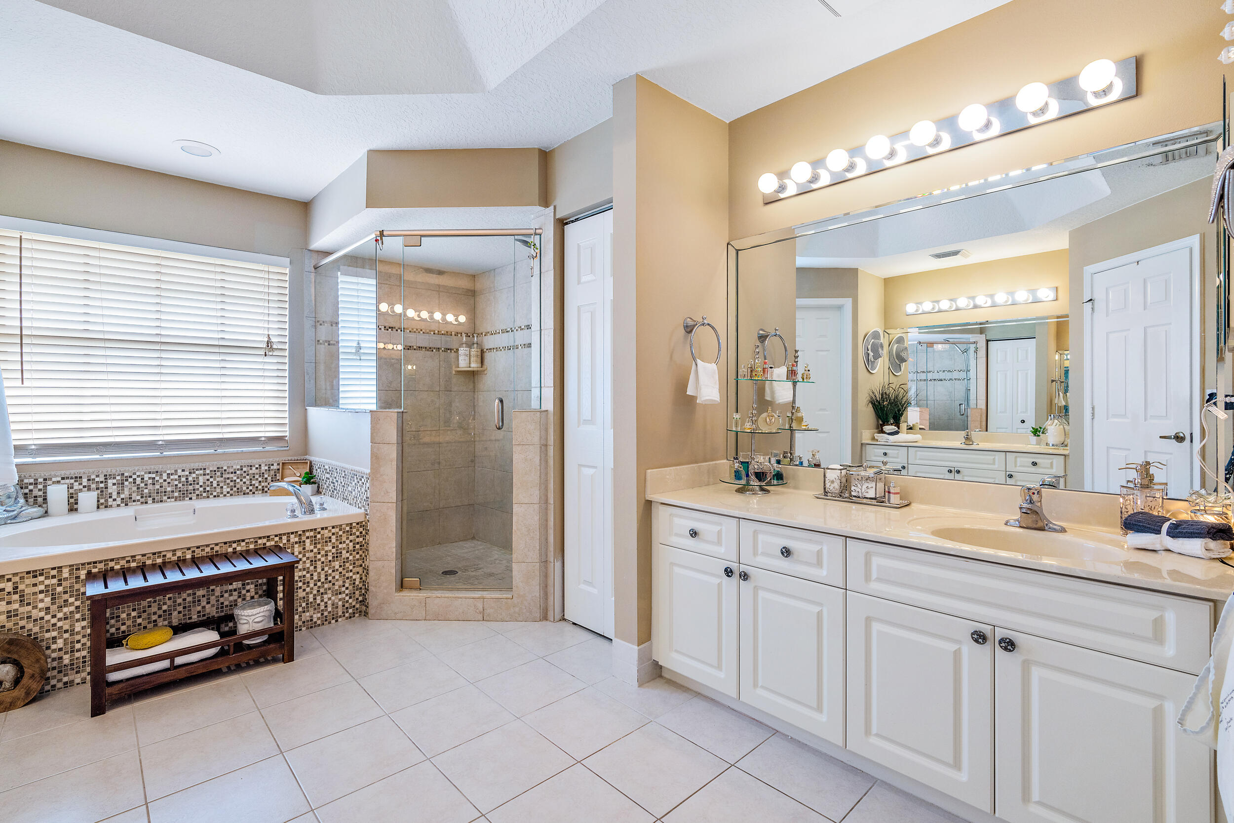 6031 Robinson Street Jupiter, FL 33458 - Photo 18 of 36 Master Bath Tub and Walk in Shower