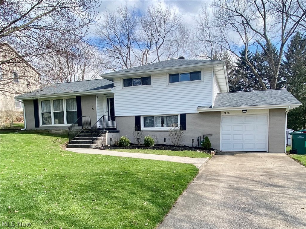 4616 Magnolia Road Northeast Canton, OH 44705 - Photo 2 of 16 Gallery Image 2