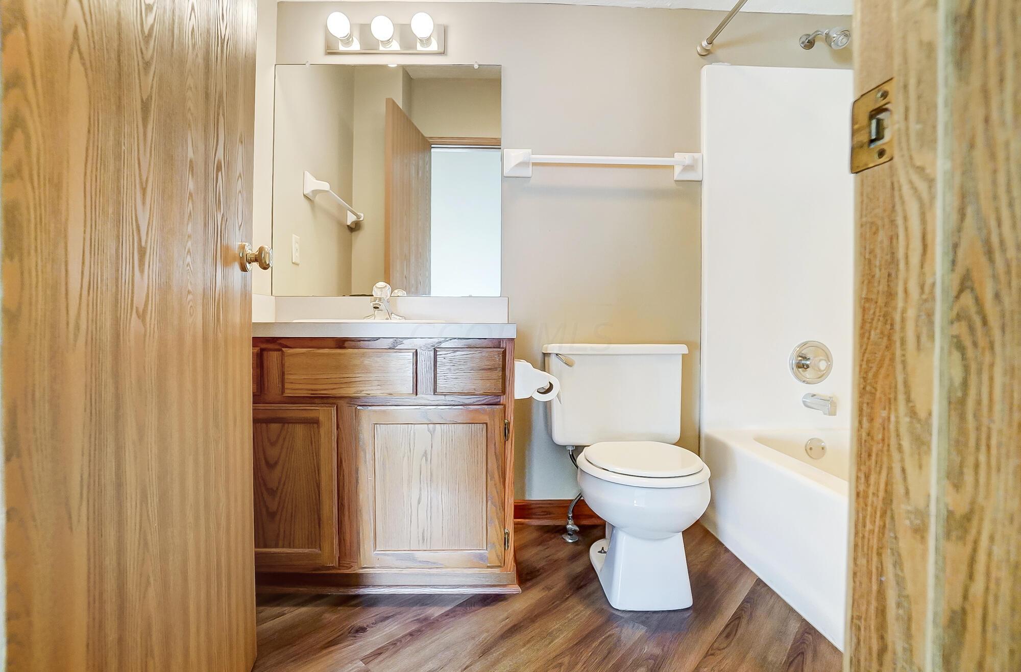2246 Spindler Road Hilliard, OH 43026 - Photo 33 of 53 Full Bathroom