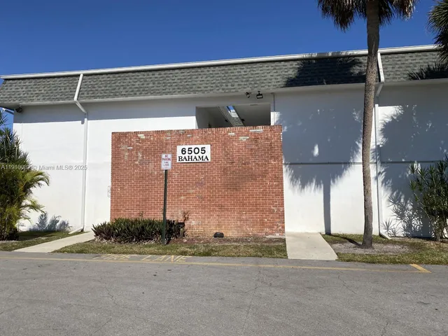 $175,000 | 6505 Winfield Boulevard, Unit B19, Margate, FL 33063