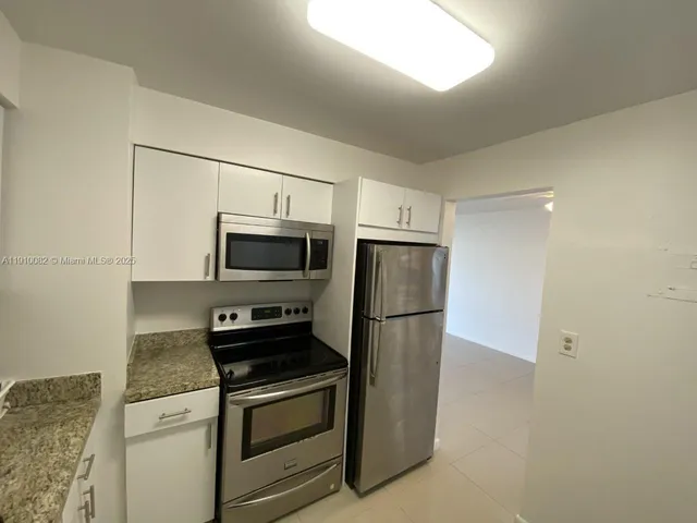 $175,000 | 6505 Winfield Boulevard, Unit B19, Margate, FL 33063