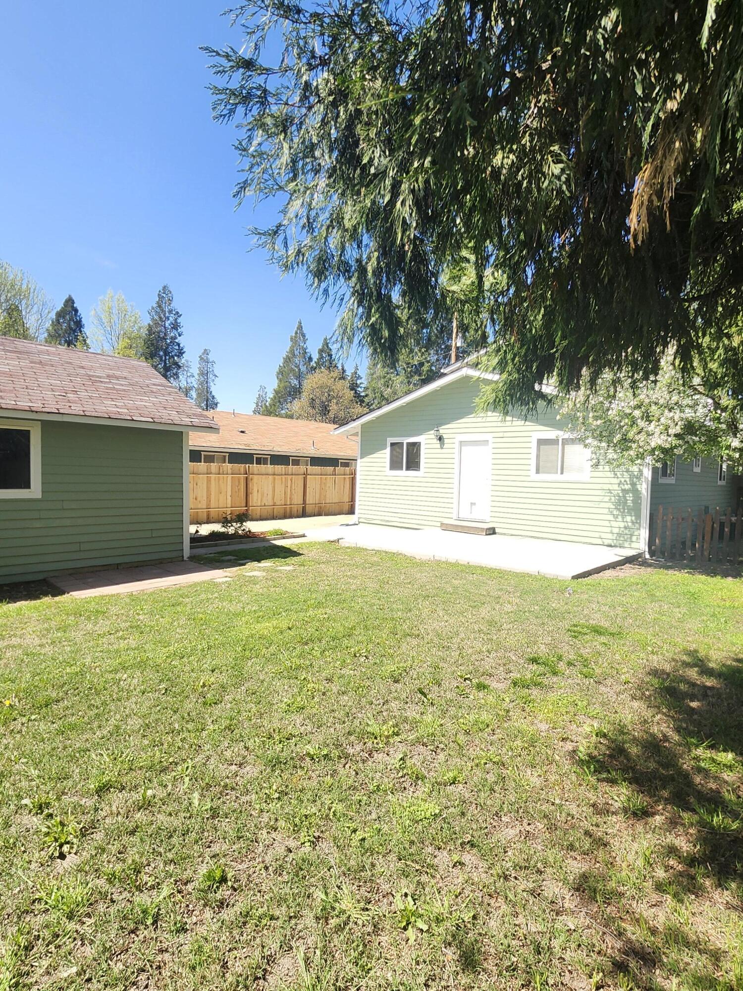 1011 Southwest I Street Grants Pass, OR 97526 - Photo 18 of 47 20250415_141206
