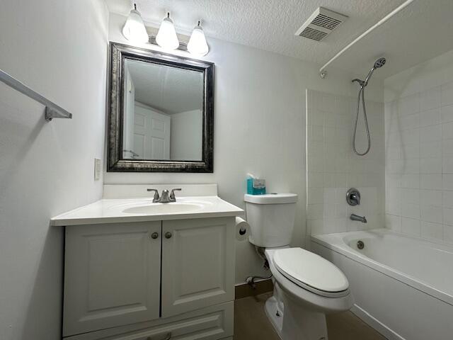 401 Villa Circle Boynton Beach, FL 33435 - Photo 11 of 58 master bath