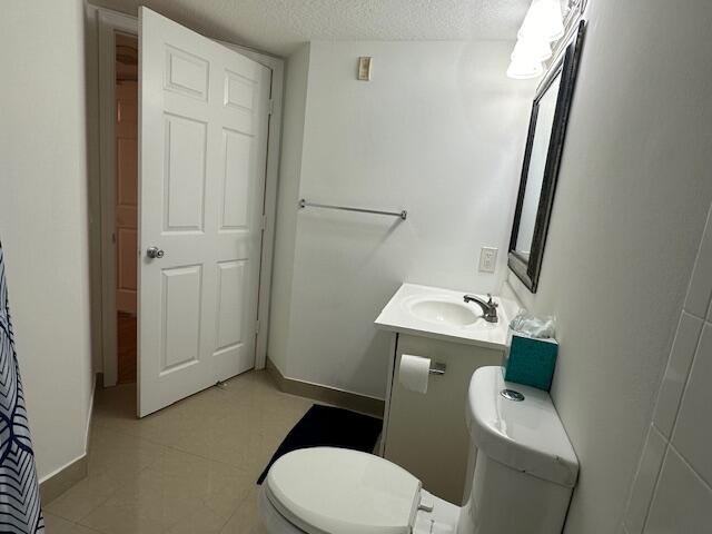 401 Villa Circle Boynton Beach, FL 33435 - Photo 12 of 58 master bath