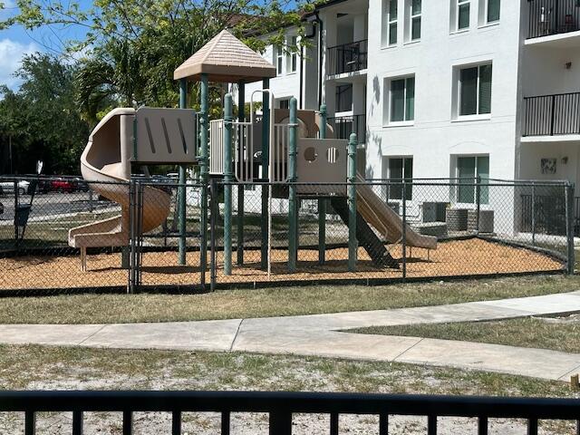 401 Villa Circle Boynton Beach, FL 33435 - Photo 44 of 58 1302 Villa Circle-playground