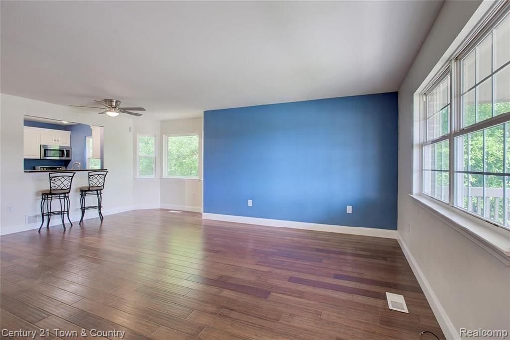 97 West Kennett Road Pontiac, MI 48340 - Photo 7 of 32