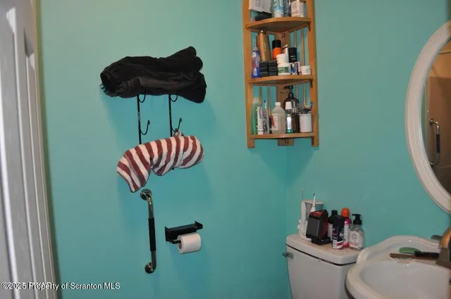 a bathroom with a toilet