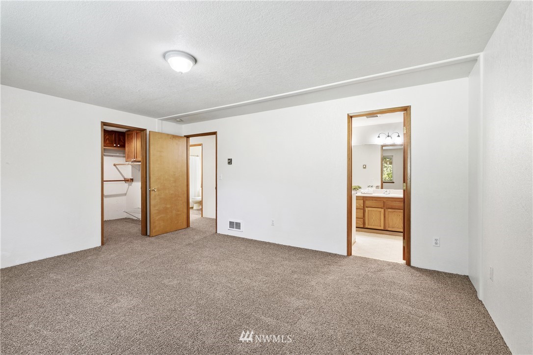 23175 Port Gamble Road Northeast Poulsbo, WA 98370 - Photo 19 of 36 Gallery Image 19