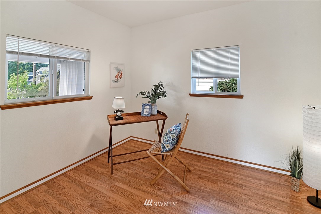 1316 Perry Avenue Bremerton, WA 98310 - Photo 8 of 25 Gallery Image 8