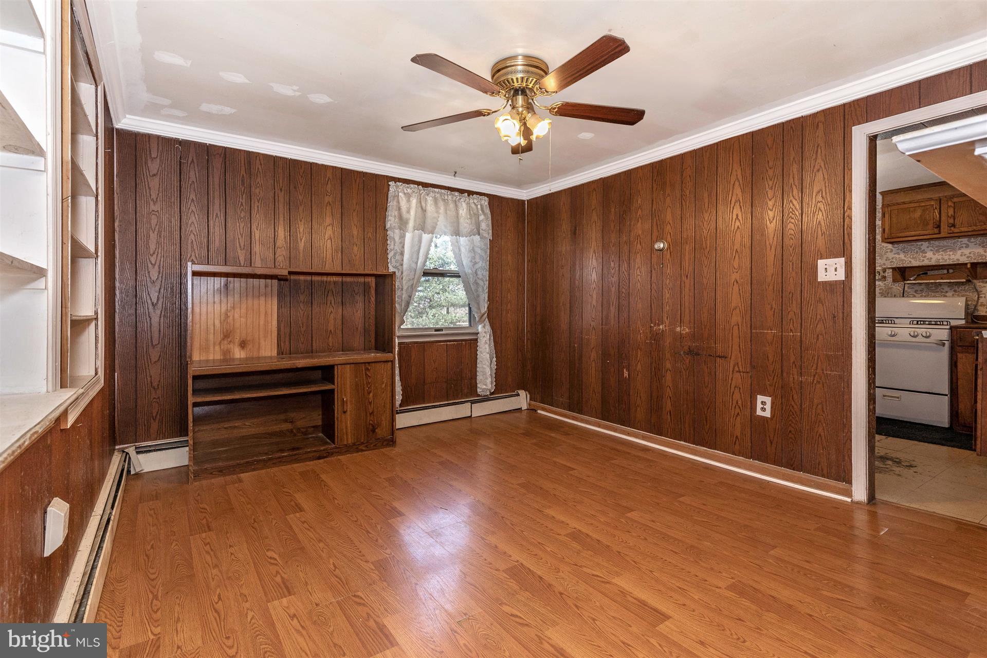 12337 Warner Road Keymar, MD 21757 - Photo 16 of 28 Living room