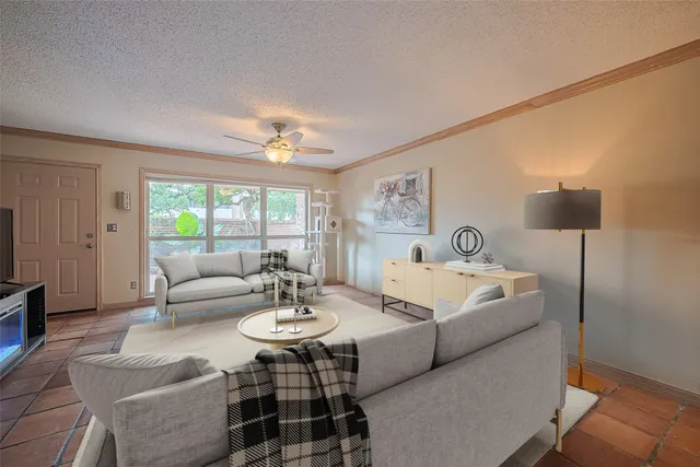 $235,000 | 674 South Ripple Creek Drive, Unit 674, Houston, TX 77057