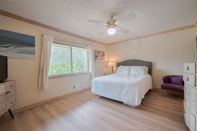 $235,000 | 674 South Ripple Creek Drive, Unit 674, Houston, TX 77057