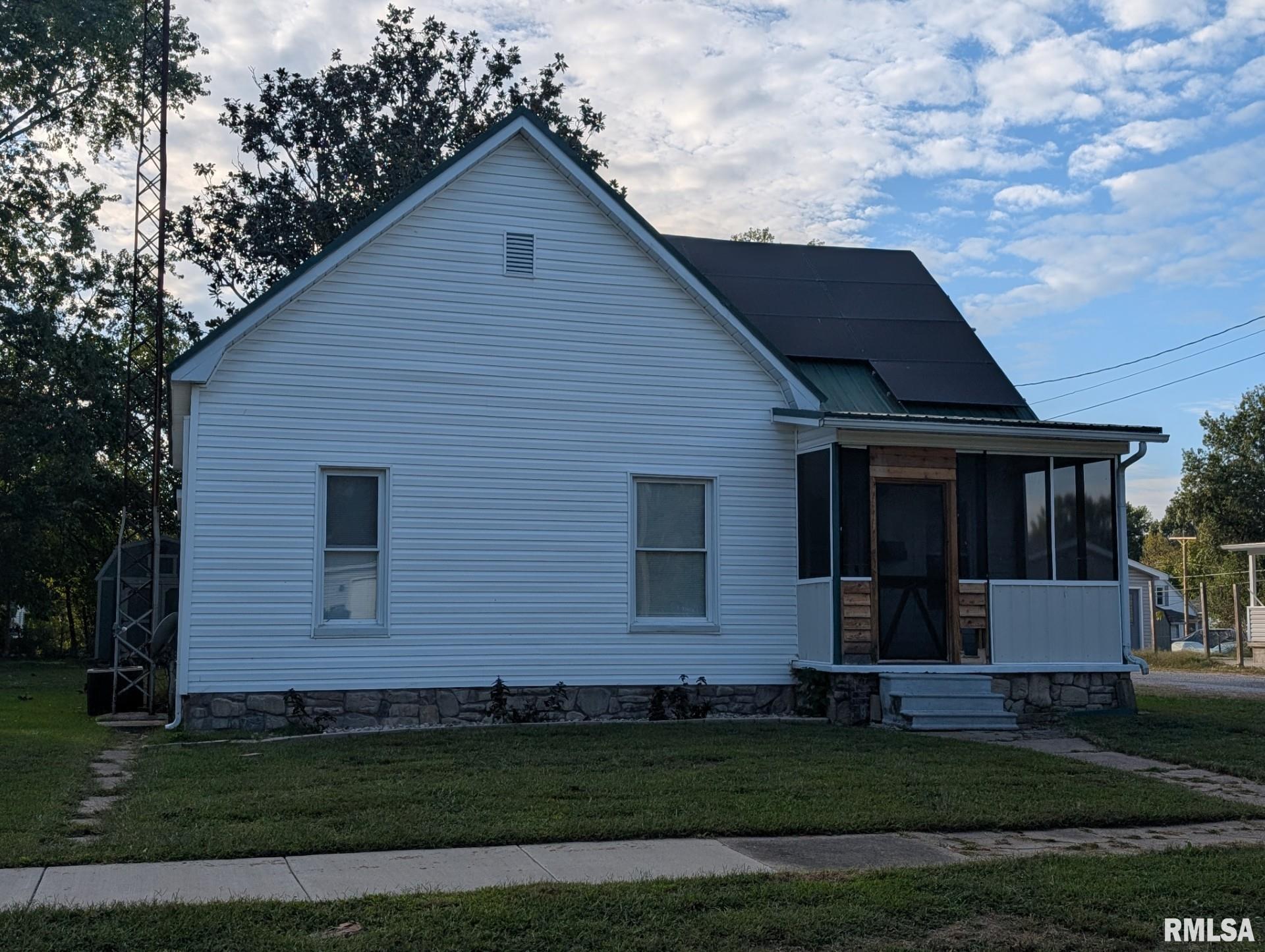 405 South State Street Christopher, IL 62822 - Photo 1 of 18