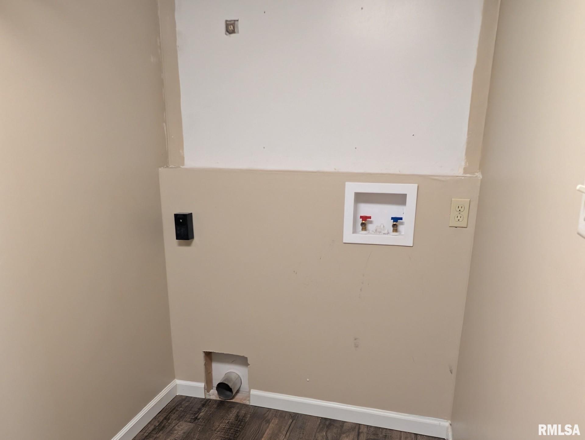 405 South State Street Christopher, IL 62822 - Photo 13 of 18