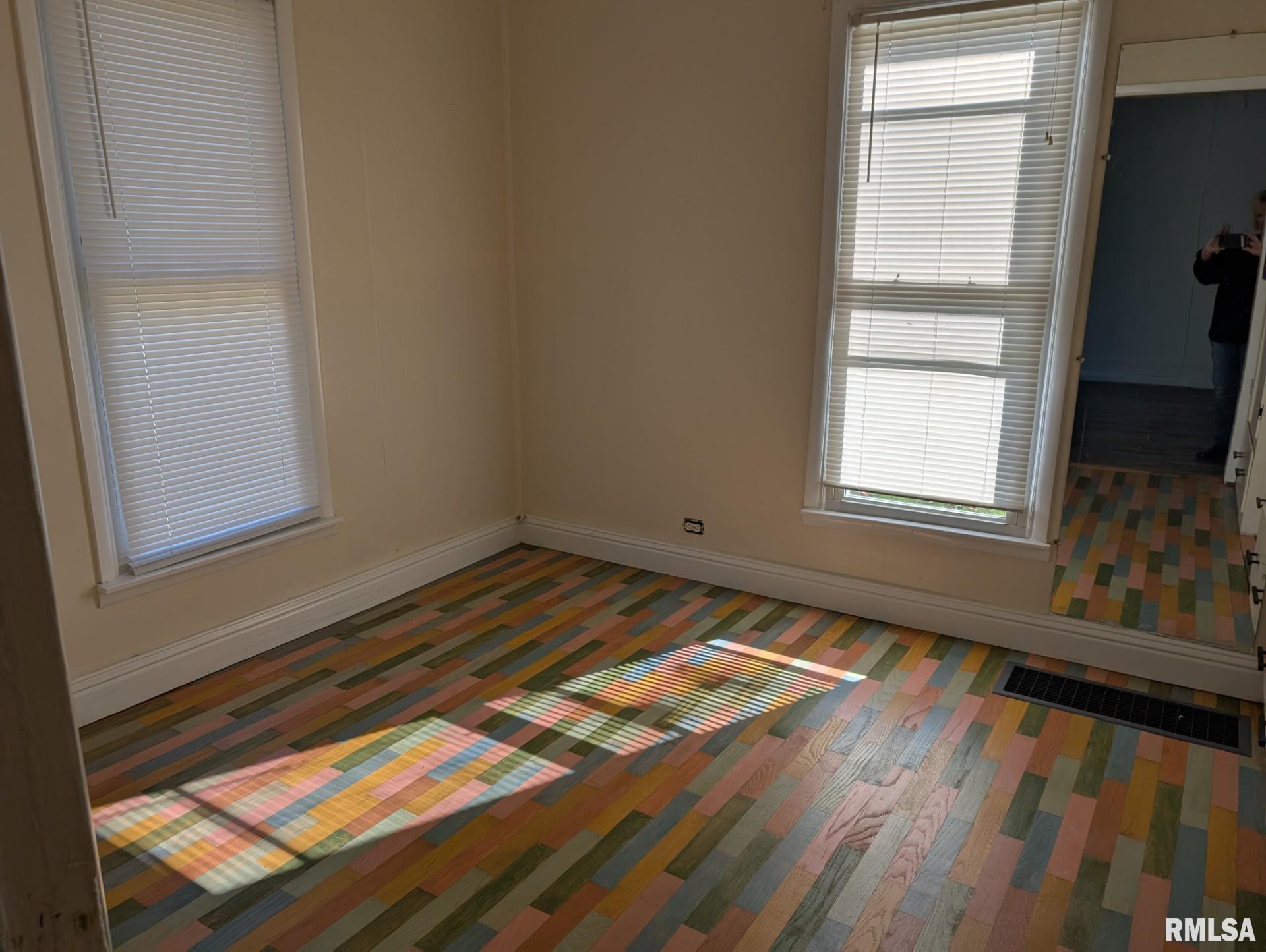 405 South State Street Christopher, IL 62822 - Photo 10 of 18