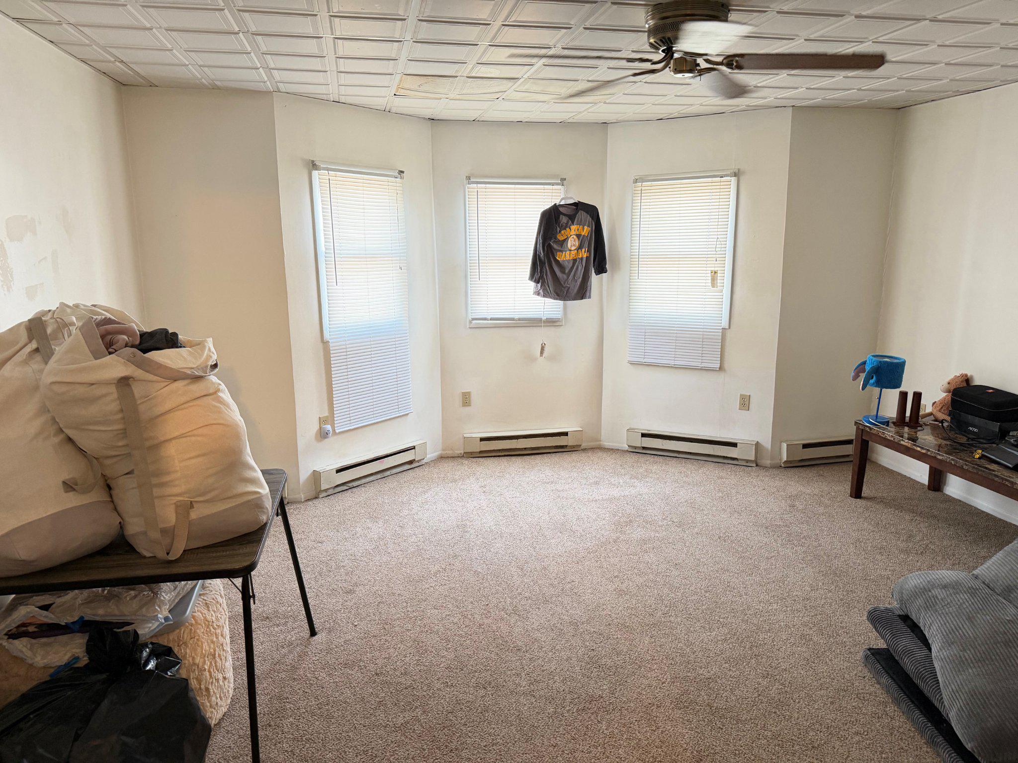 114 East Ruddle Street Coaldale, PA 18218 - Photo 19 of 29 Second Floor Apartment Living Room