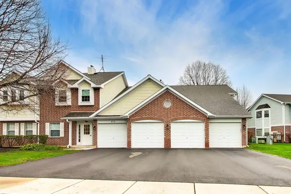 $329,900 | 872 Quin Court, Unit 102, Naperville, IL 60563