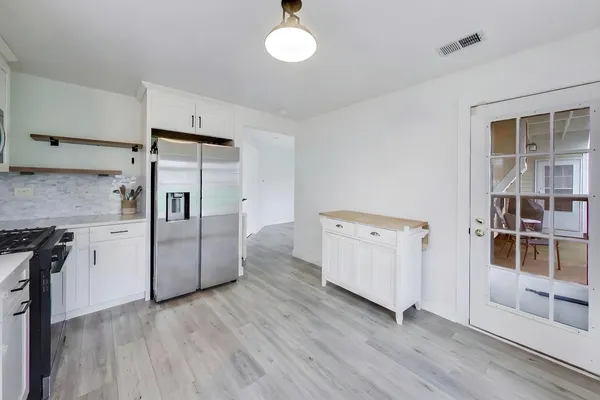 $329,900 | 872 Quin Court, Unit 102, Naperville, IL 60563