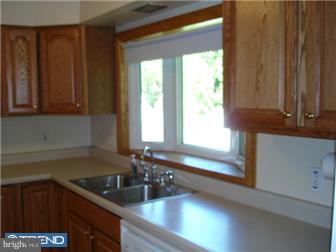10 Old Forge Road Pennsville, NJ 08070 - Photo 6 of 9 Kitchen