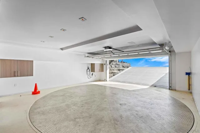 $1,350,000 | 6653 Neptune Place, La Jolla, CA 92037