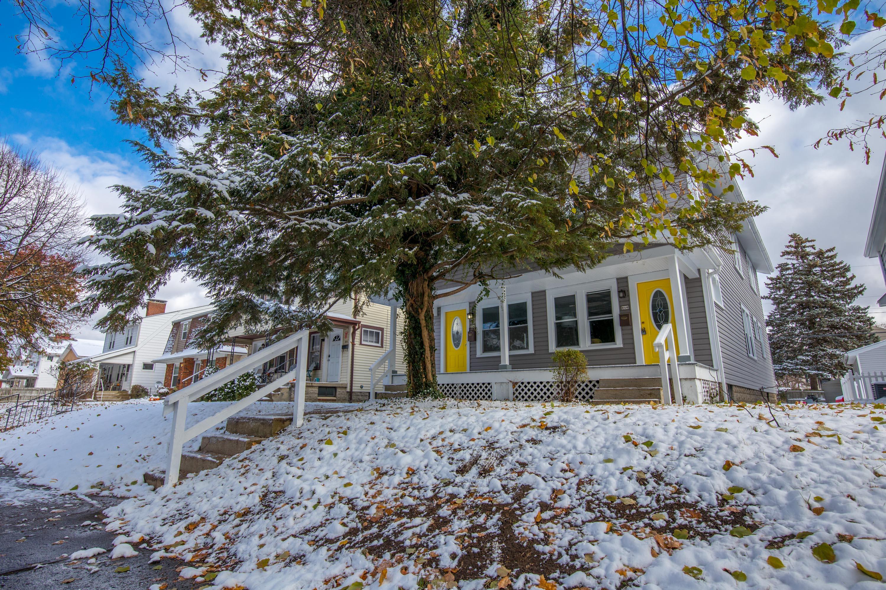 916 Thomas Road Grandview Heights, OH 43212 - Photo 1 of 5