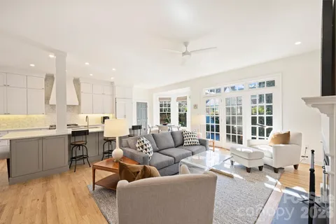 $1,400,000 | 1244 Dilworth Crescent Row, Charlotte, NC 28203