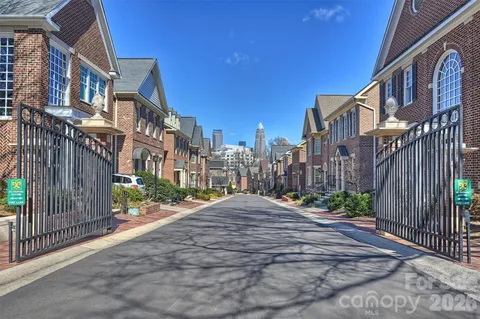 $1,400,000 | 1244 Dilworth Crescent Row, Charlotte, NC 28203