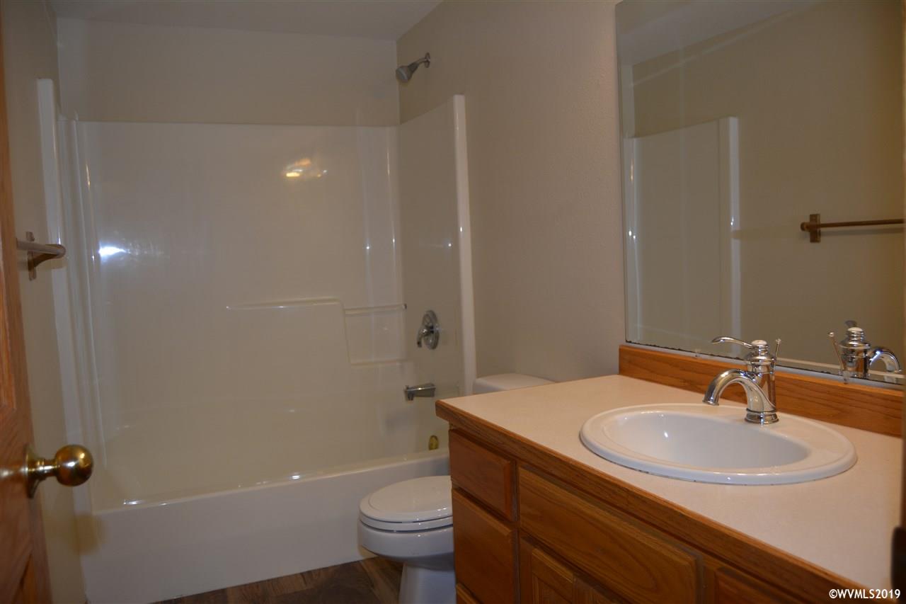 8322 Squirrel Hill Road Southeast Salem, OR 97306 - Photo 22 of 39 Gallery Image 22