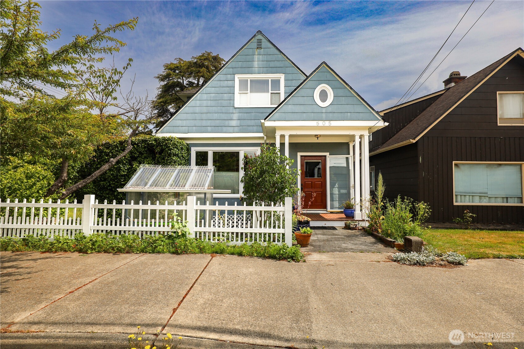 505 K Street Hoquiam, WA 98550 - Photo 2 of 40 front view of a house with a yard