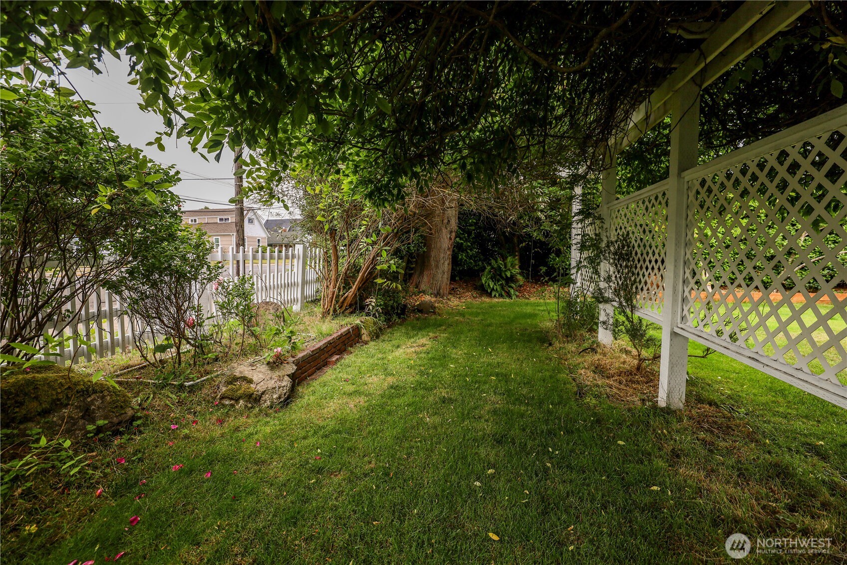 505 K Street Hoquiam, WA 98550 - Photo 27 of 40 a view of a yard