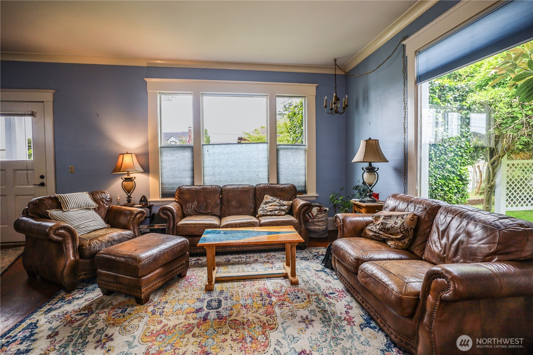 505 K Street Hoquiam, WA 98550 - Photo 4 of 39 a living room with furniture and a large window