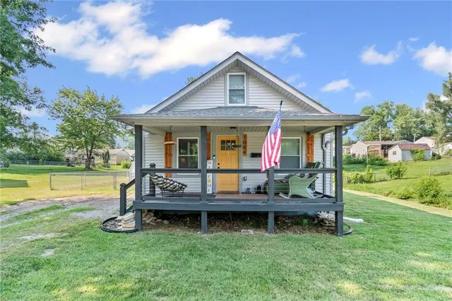 $185,000 | 1004 Hickory Street, Excelsior Springs, MO 64024