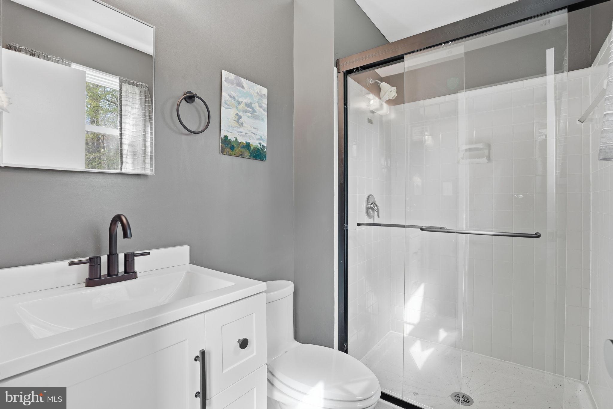 405 Nottingham Road Baltimore, MD 21229 - Photo 12 of 29 Primary En-suite Bath