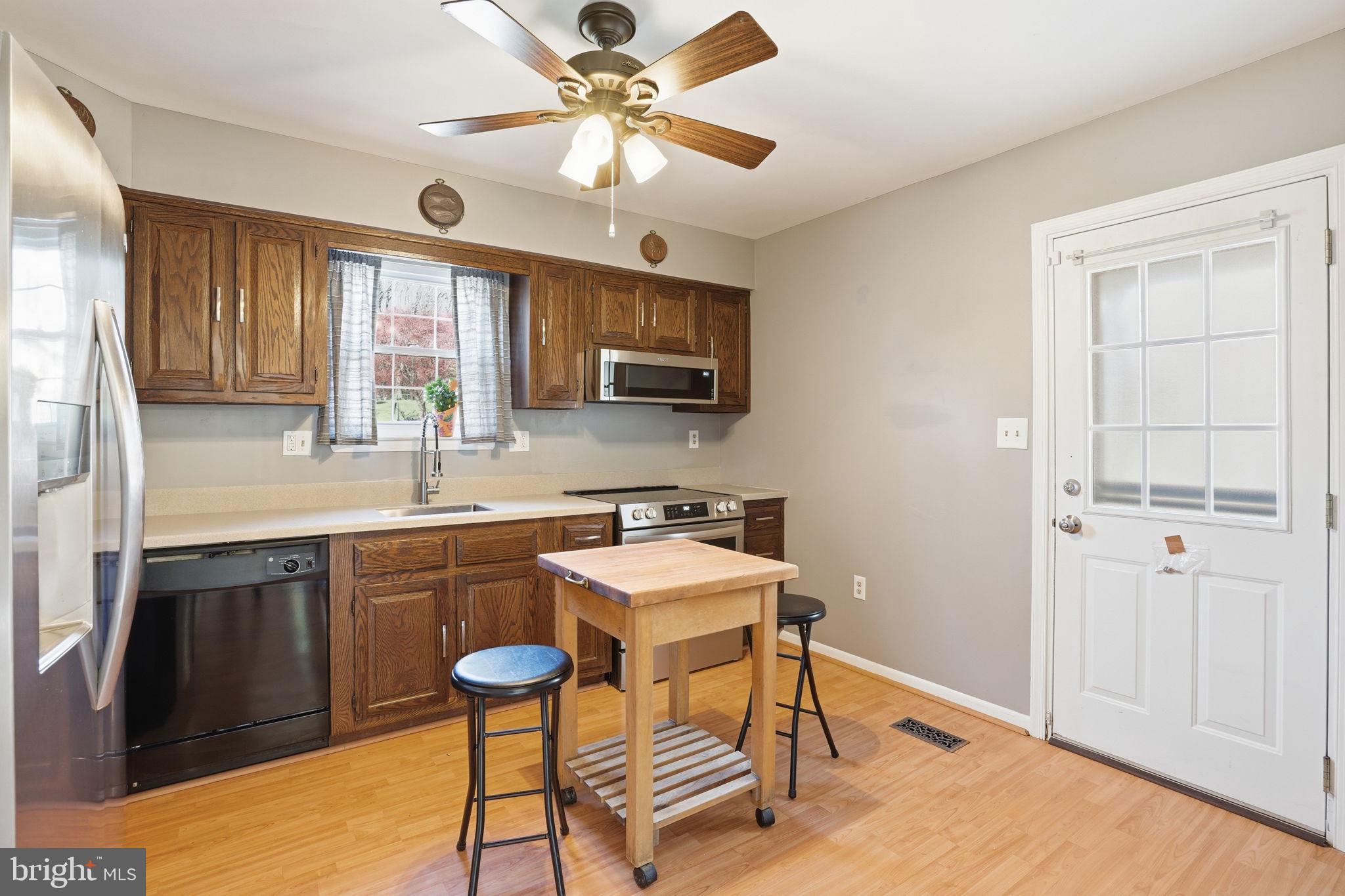 405 Nottingham Road Baltimore, MD 21229 - Photo 7 of 29