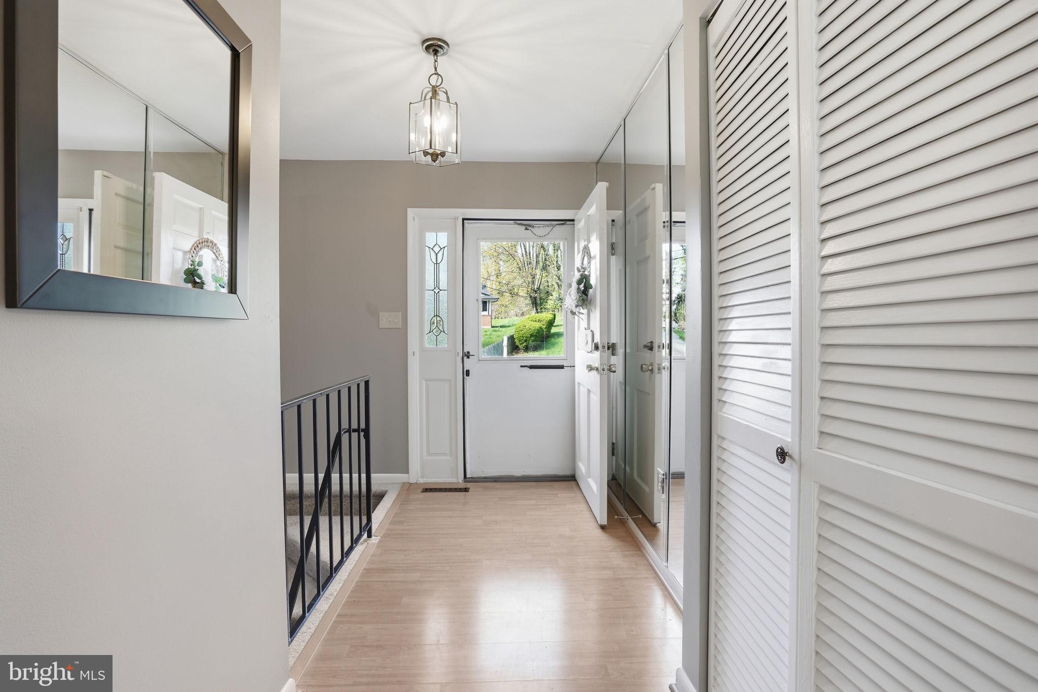 405 Nottingham Road Baltimore, MD 21229 - Photo 8 of 29