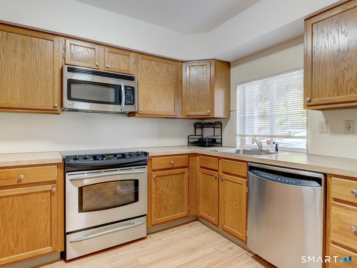 155 Redstone Hill Road, Unit 176 Bristol, CT 06010 - Photo 5 of 28