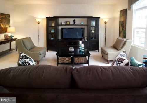 8564 Crooked Tree Lane Laurel, MD 20724 - Photo 11 of 29 Living Room